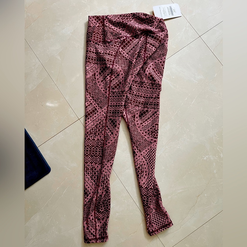 High-waisted Purple with Pockets - Fabletics Powerhold Leggings - New with Tags